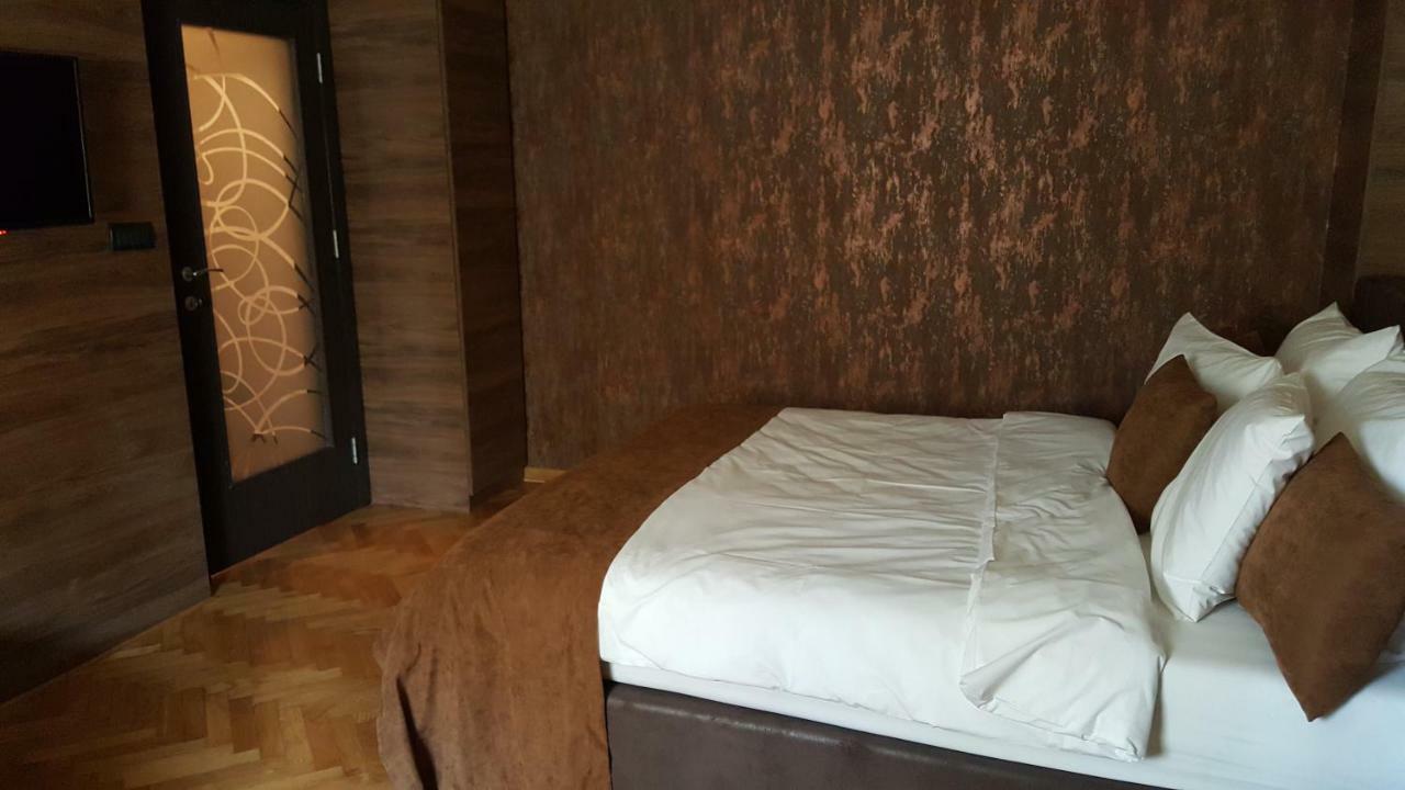 Stan Na Dan Apartman D Lux Jacuzzi ครากูเยวัตส์ ภายนอก รูปภาพ
