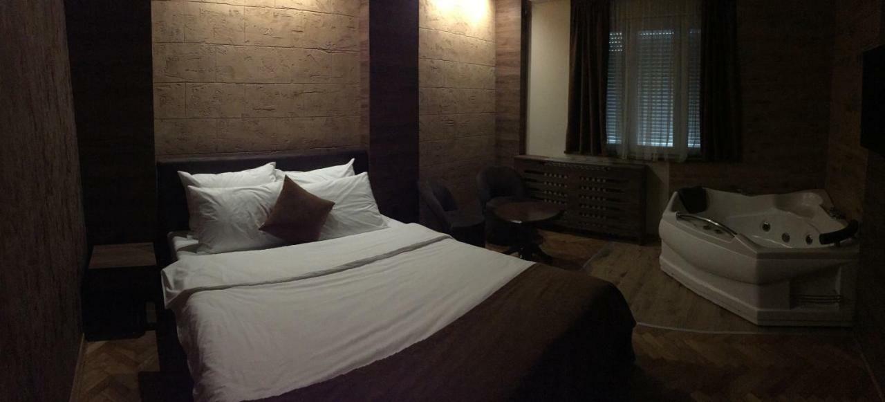 Stan Na Dan Apartman D Lux Jacuzzi ครากูเยวัตส์ ภายนอก รูปภาพ