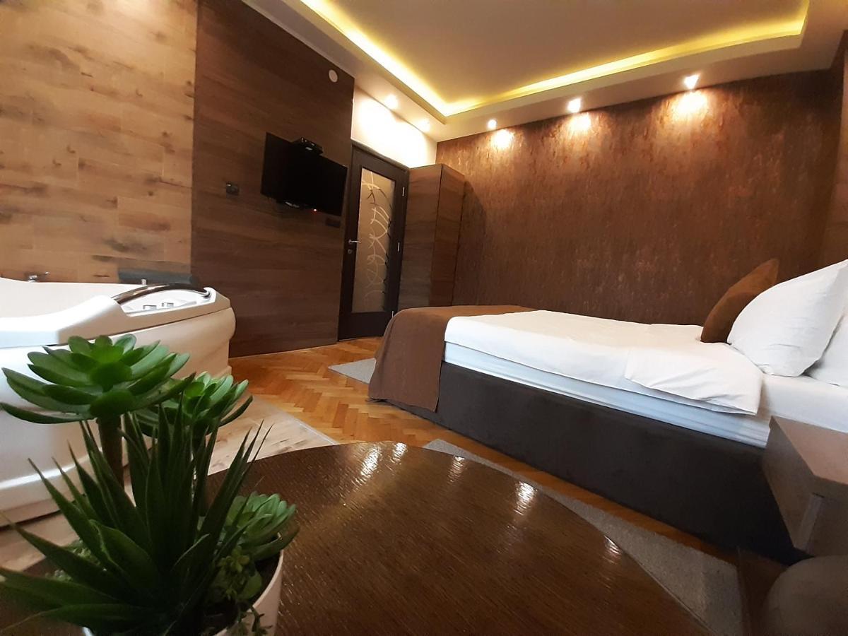 Stan Na Dan Apartman D Lux Jacuzzi ครากูเยวัตส์ ภายนอก รูปภาพ